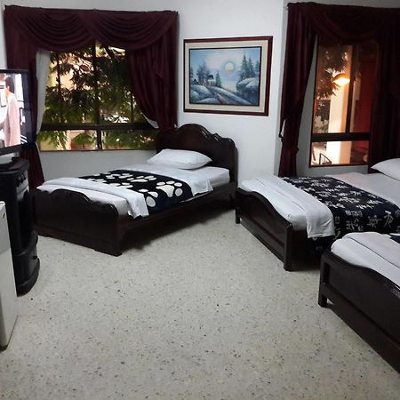 Hotel Ejecutivo Перейра Екстериор снимка