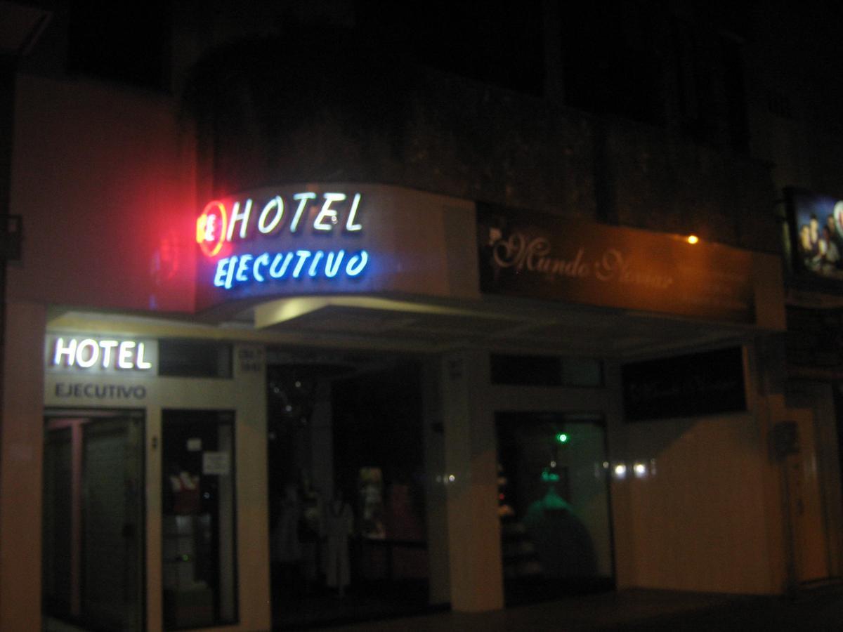 Hotel Ejecutivo Перейра Екстериор снимка
