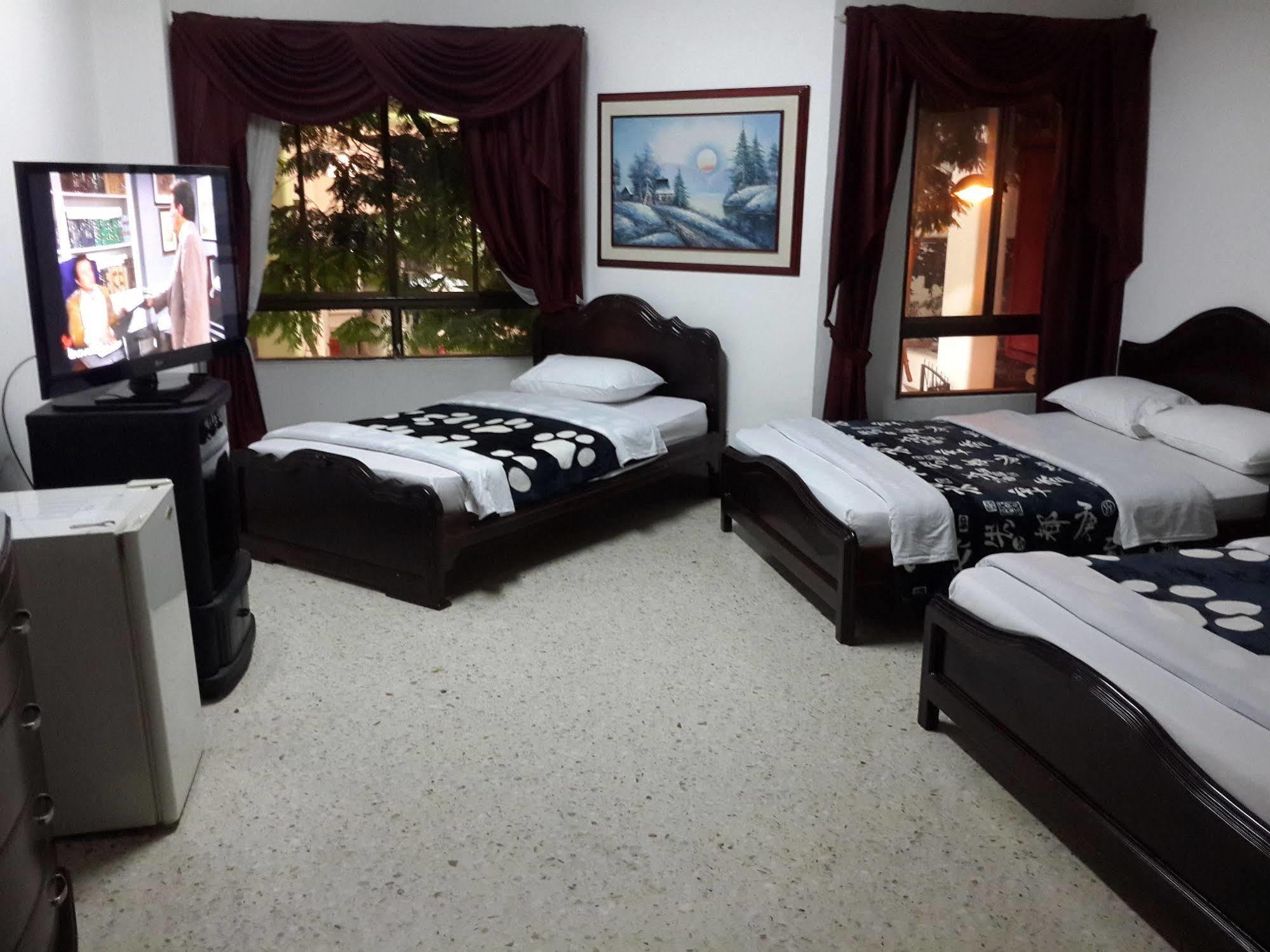 Hotel Ejecutivo Перейра Екстериор снимка