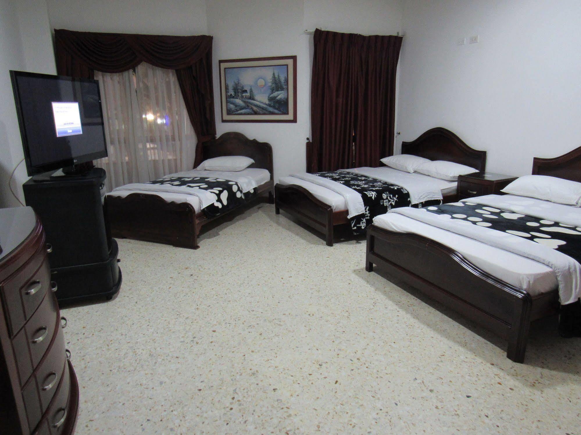 Hotel Ejecutivo Перейра Екстериор снимка
