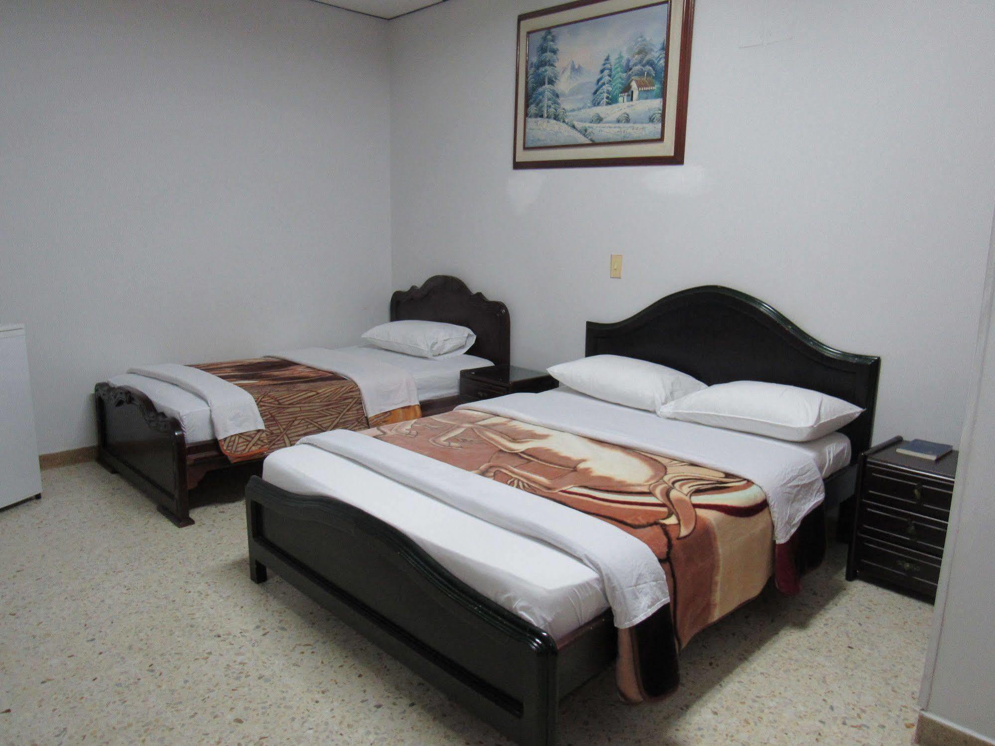 Hotel Ejecutivo Перейра Екстериор снимка