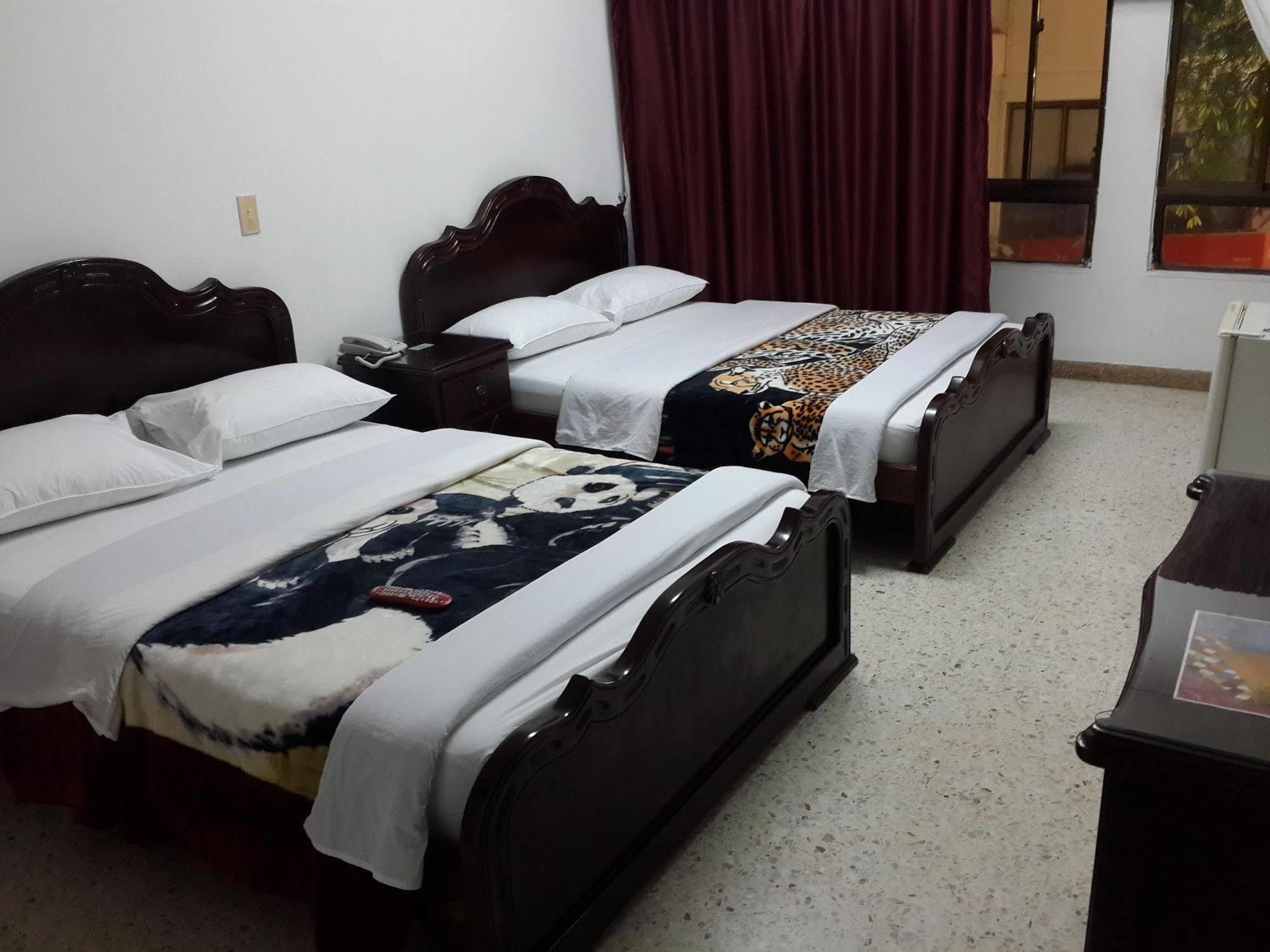 Hotel Ejecutivo Перейра Екстериор снимка