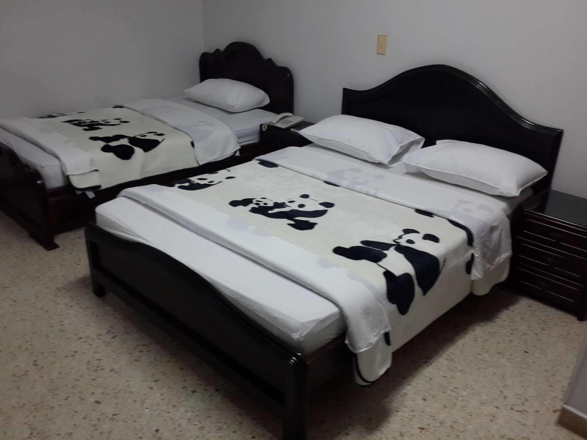 Hotel Ejecutivo Перейра Екстериор снимка