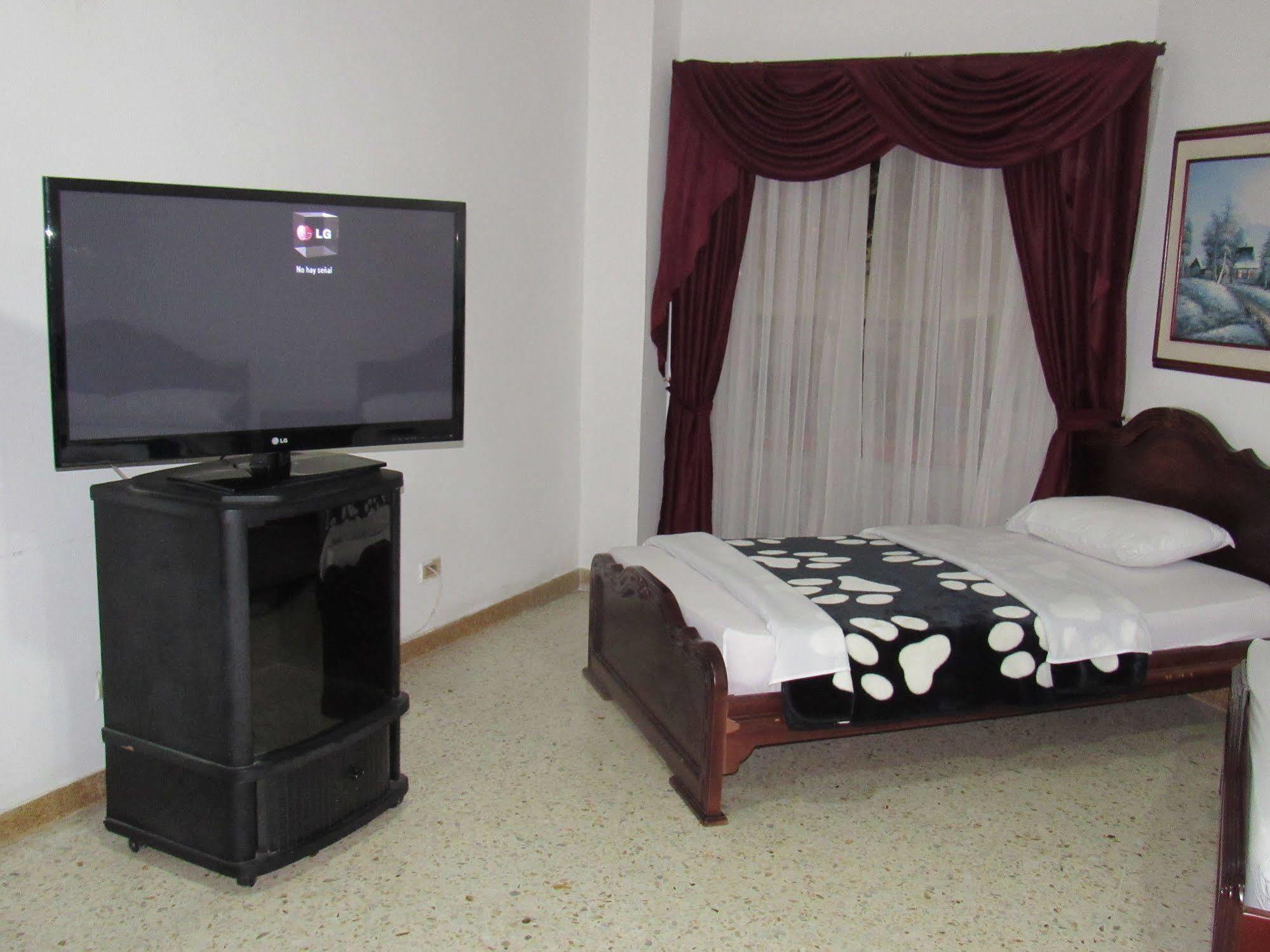 Hotel Ejecutivo Перейра Екстериор снимка