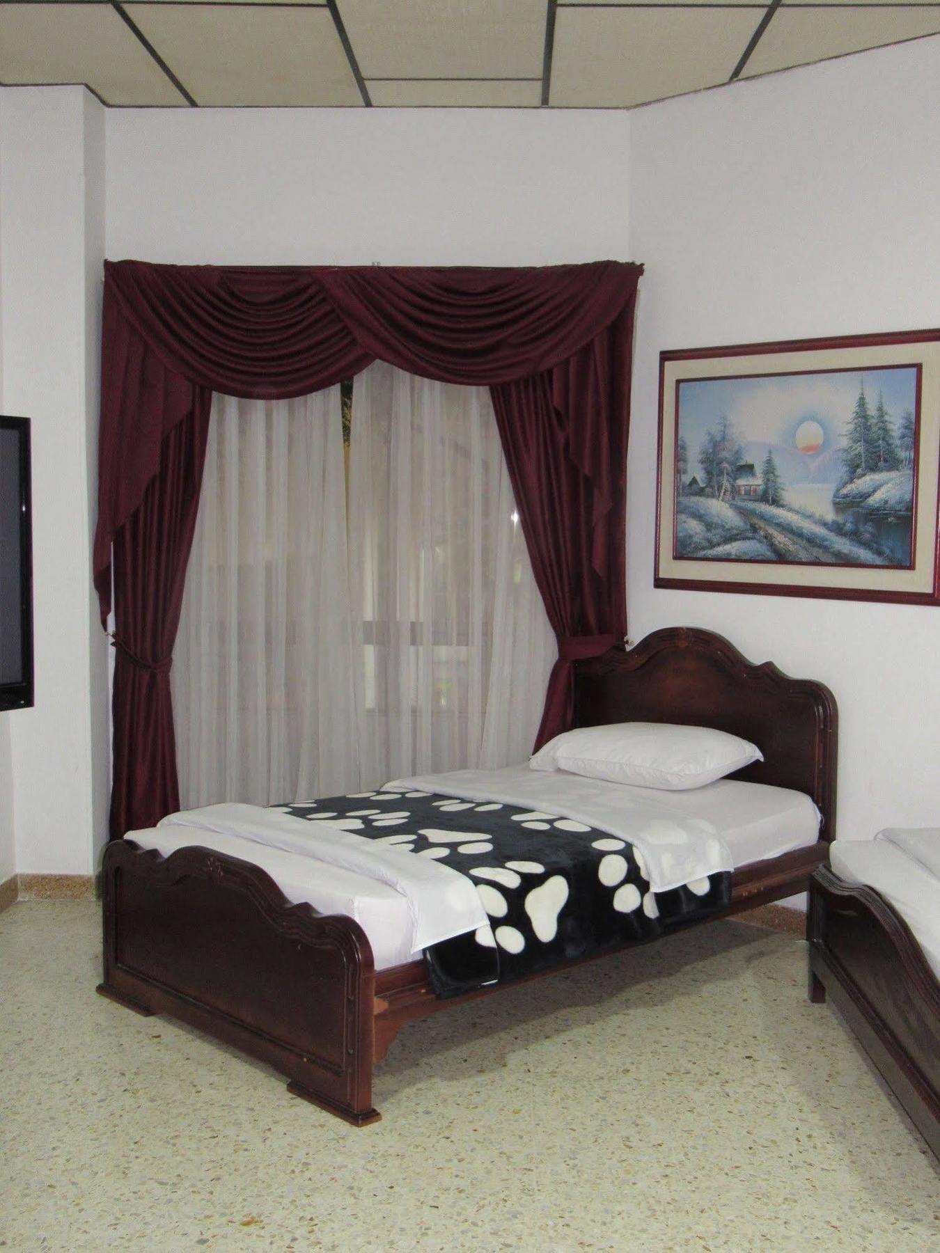 Hotel Ejecutivo Перейра Екстериор снимка