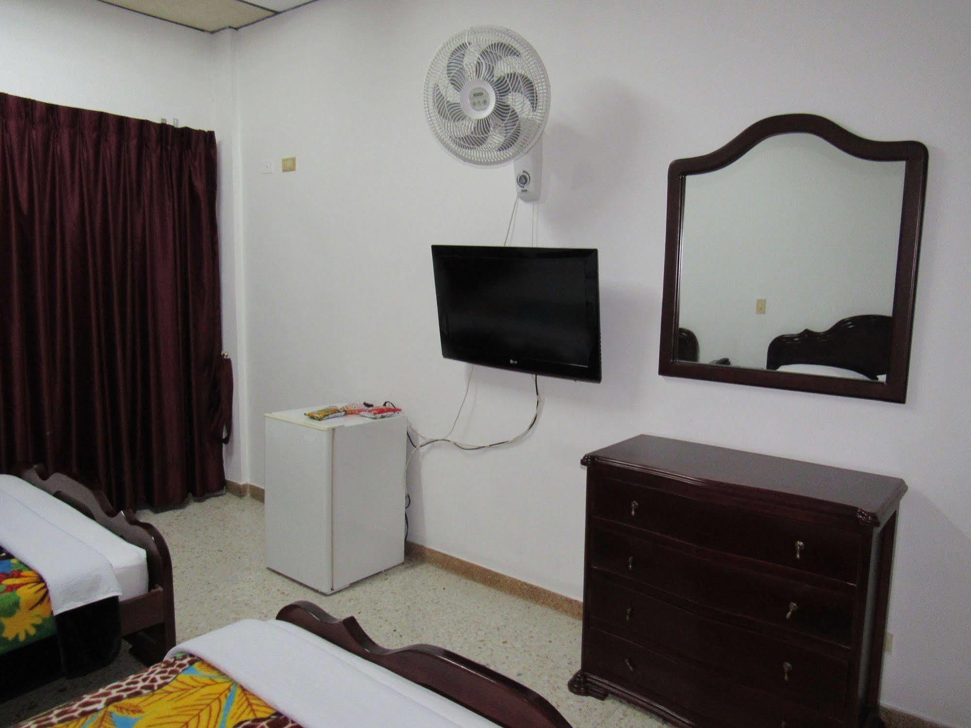 Hotel Ejecutivo Перейра Екстериор снимка