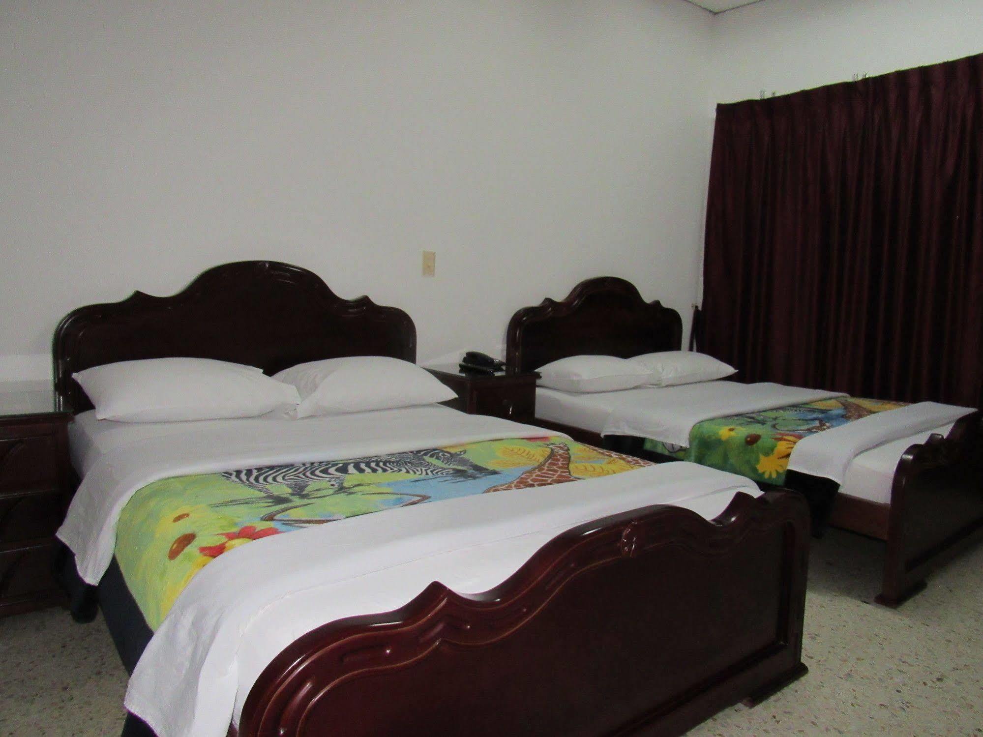 Hotel Ejecutivo Перейра Екстериор снимка