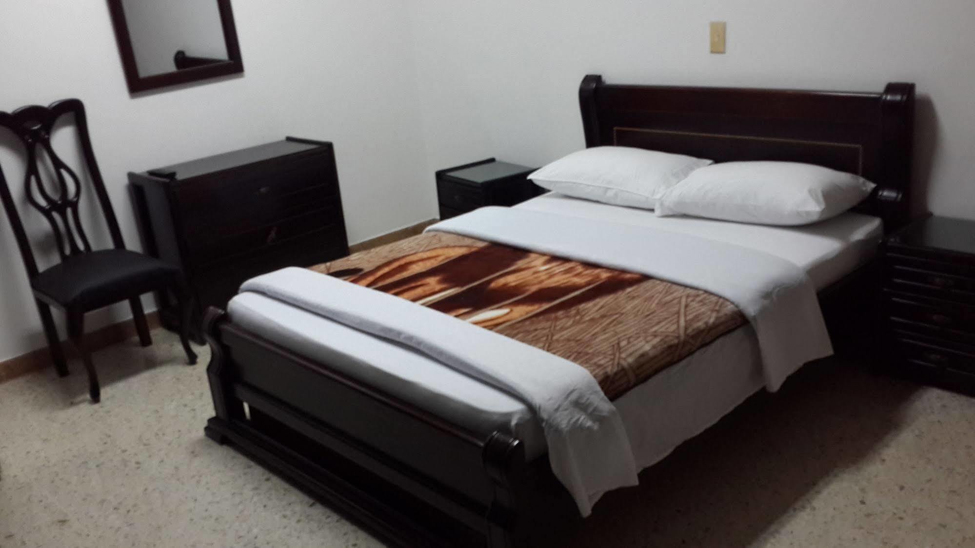 Hotel Ejecutivo Перейра Екстериор снимка