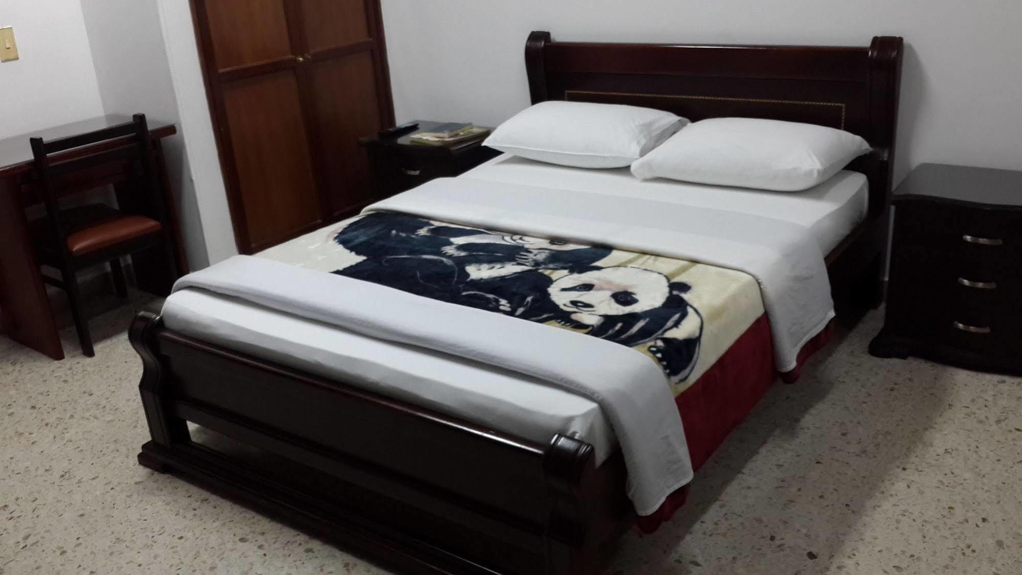 Hotel Ejecutivo Перейра Екстериор снимка