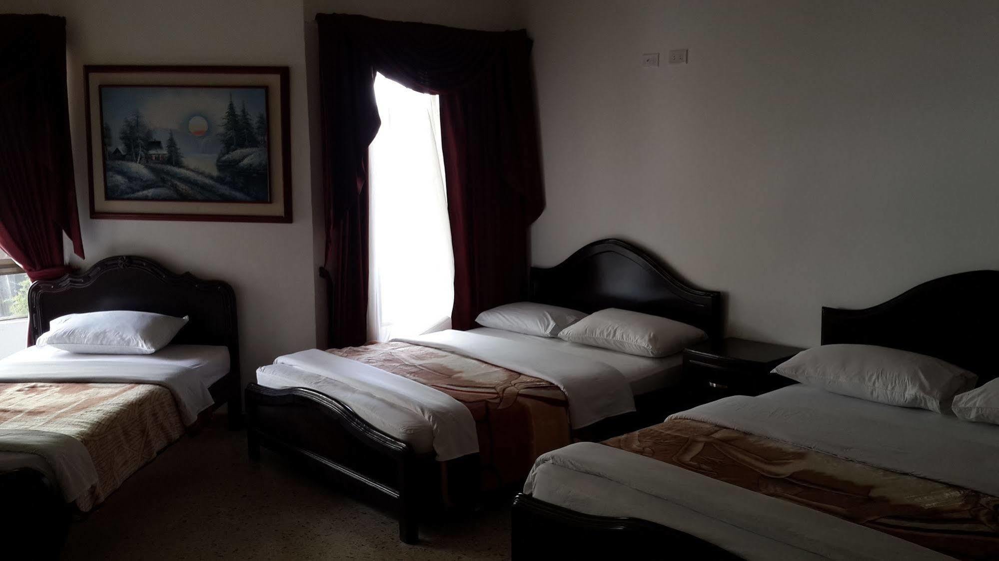 Hotel Ejecutivo Перейра Екстериор снимка